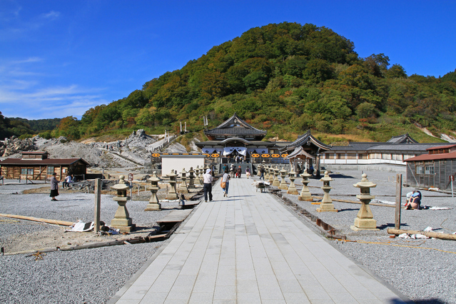【富山県発着】星野リゾートの人気旅館と5つ星の宿に泊まる!みちのく三大半島秘境フルムーンの旅 5日間 一度は行きたい!フルムーンパスで巡るご夫婦限定秘境の旅!!のツアー詳細へ
